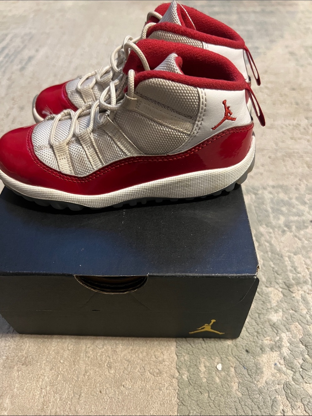 Jordan 11 Retro sz 9C - Picture 5 of 9
